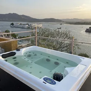 Hotel Sheeshmahal By Oladar, Udaipur