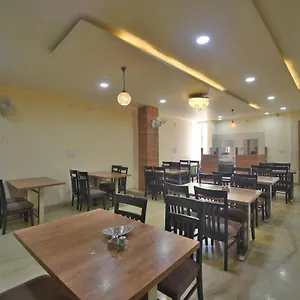 Hotel Oyo 70502 Mithila Palace &restaurant, Udaipur